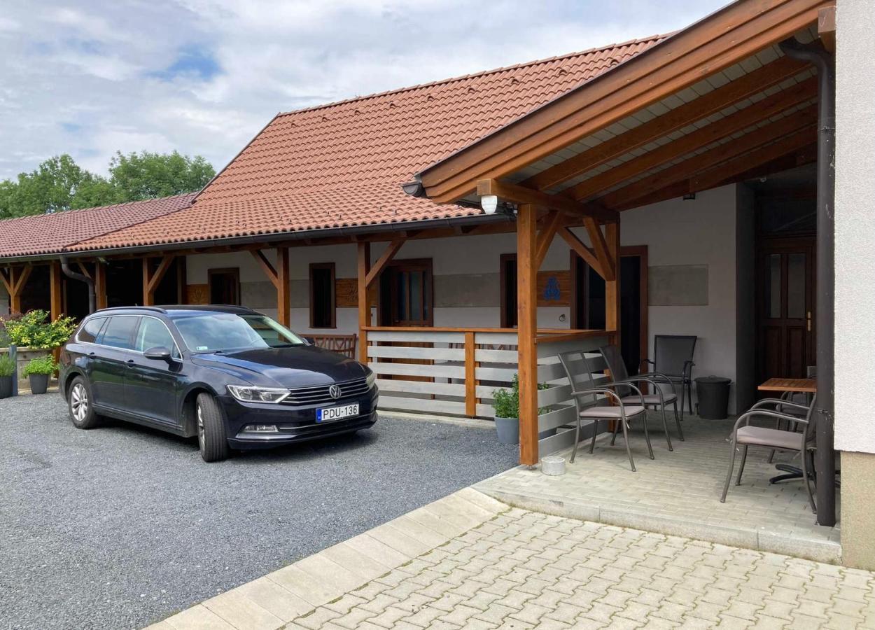 Toronyi Vendeghaz Otel Dış mekan fotoğraf