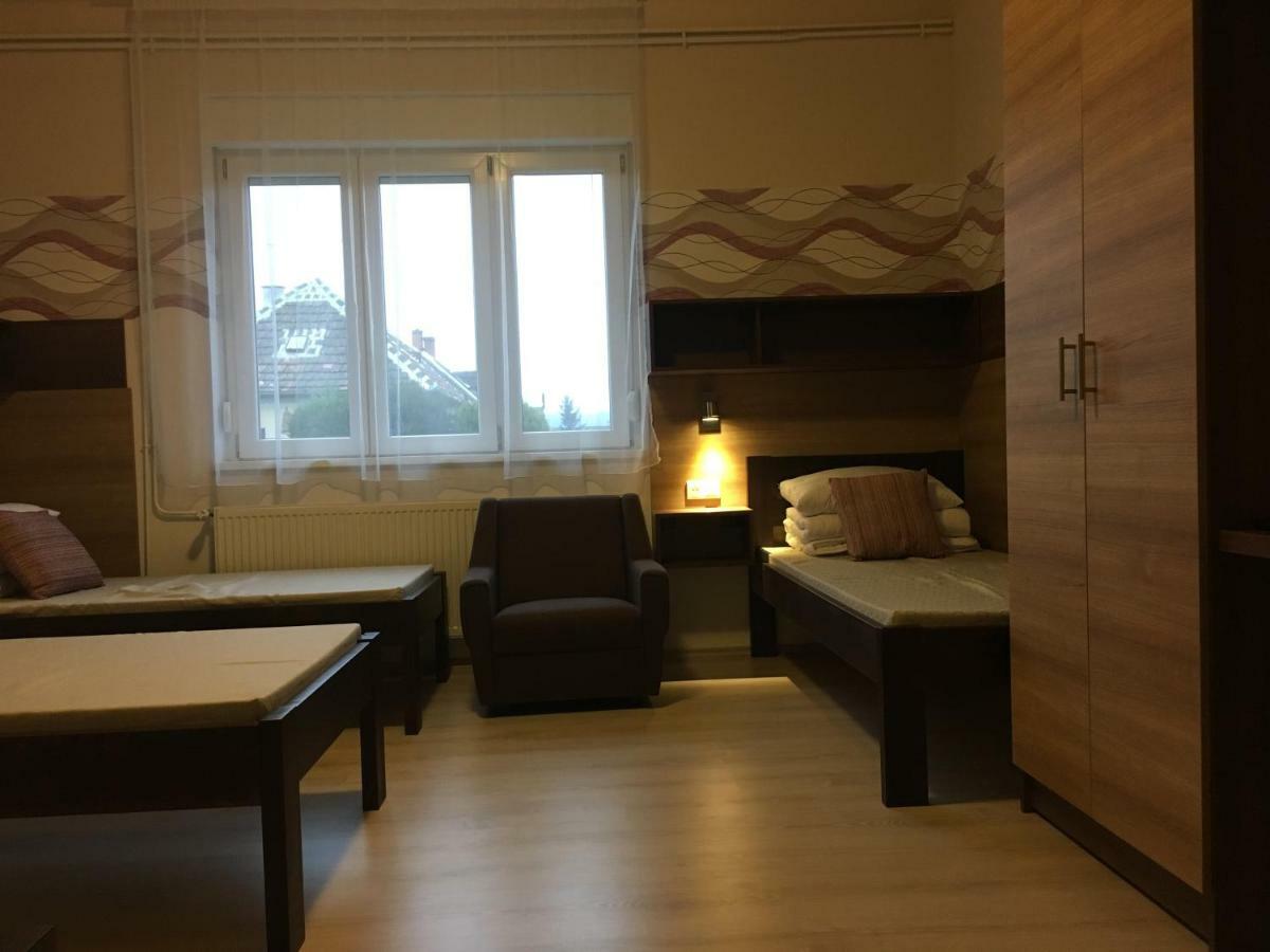 Toronyi Vendeghaz Otel Dış mekan fotoğraf